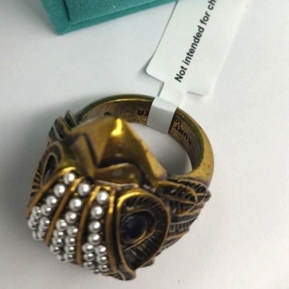 Kurt Geiger London Ring Signature Eagle Crest Pearl Cocktail Ring - Picture 10 of 13